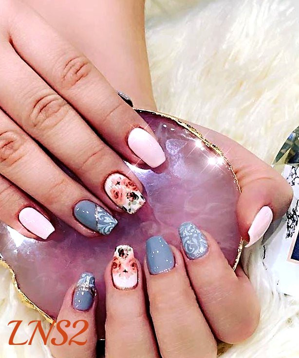 Le’s Nails and Spa II-德斯普兰斯必去景点