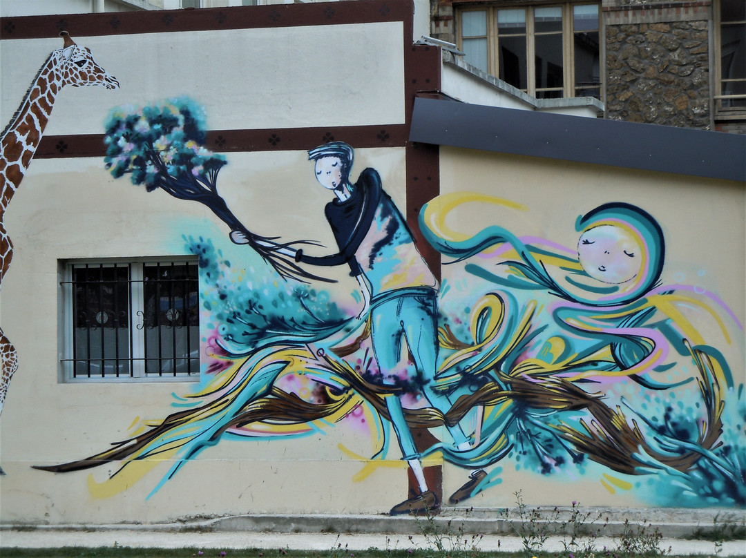 Fresque Petite Fille et Girafes-La Courneuve必去景点