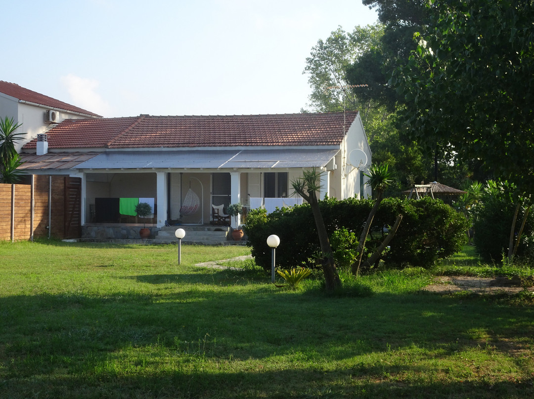Helena Apartments & Studios
