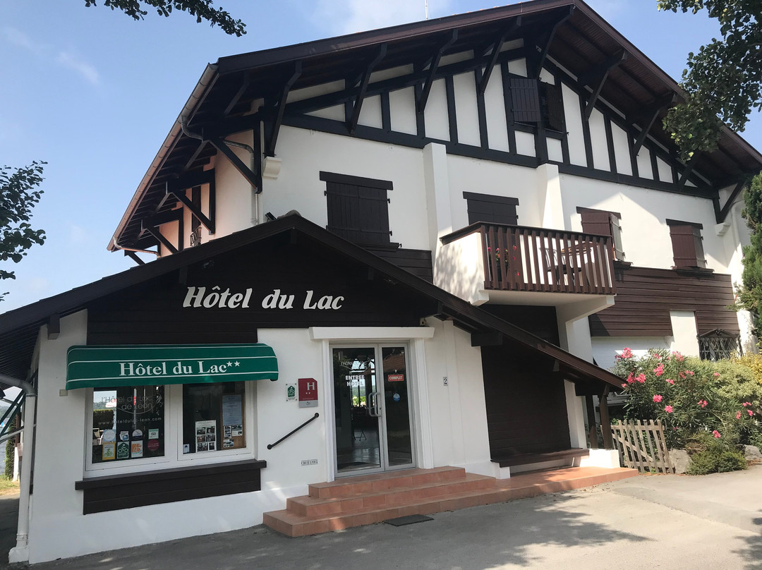 Les Rives du Lac de Léon主图