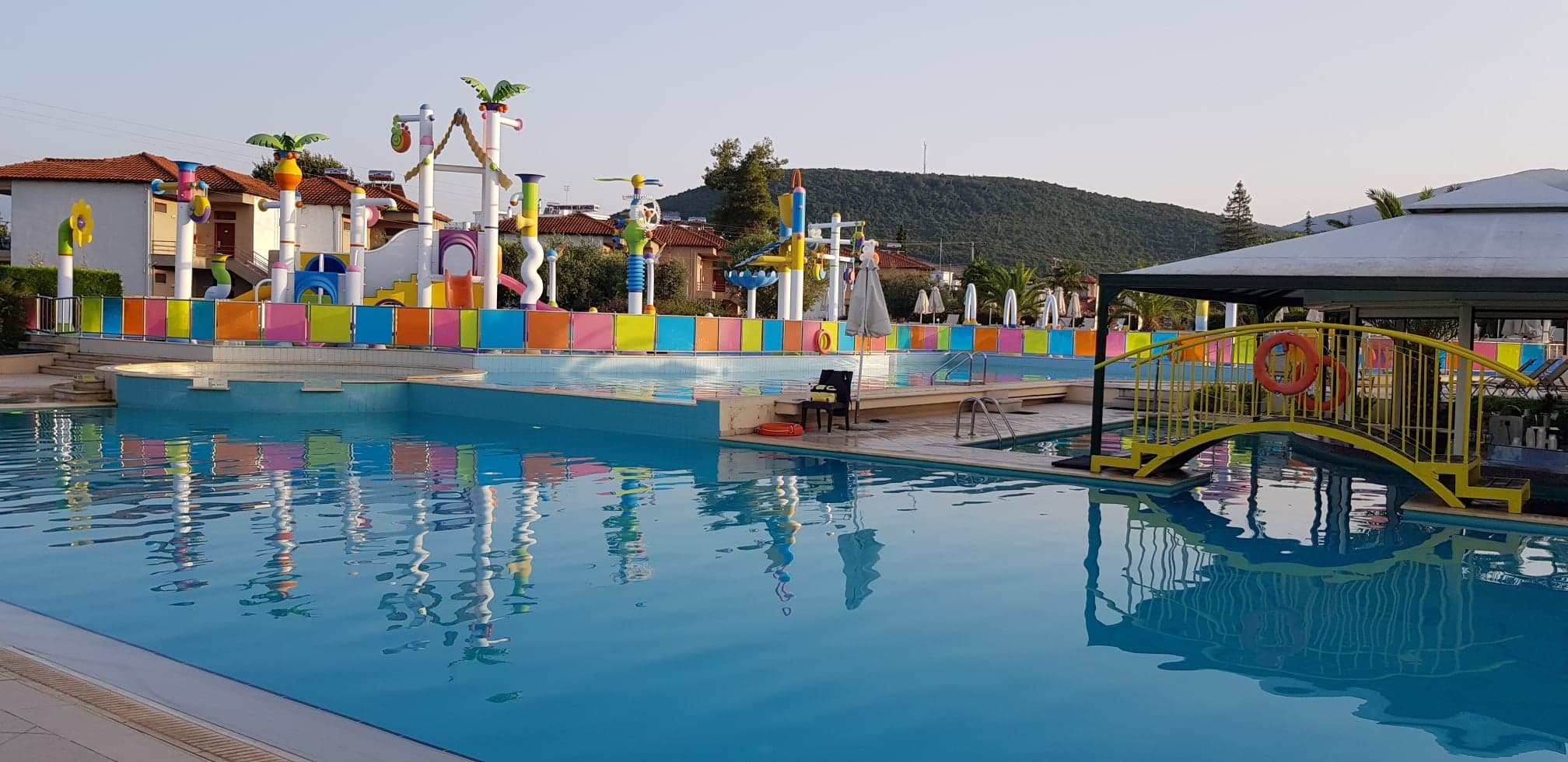 Cronwell Platamon Resort-泳池