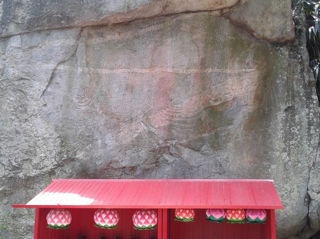 Gunwi Buddha Triad Grotto景点图片