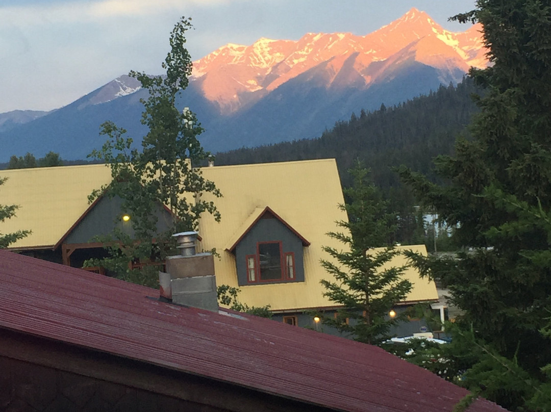 Mt Burgess Guesthouse主图