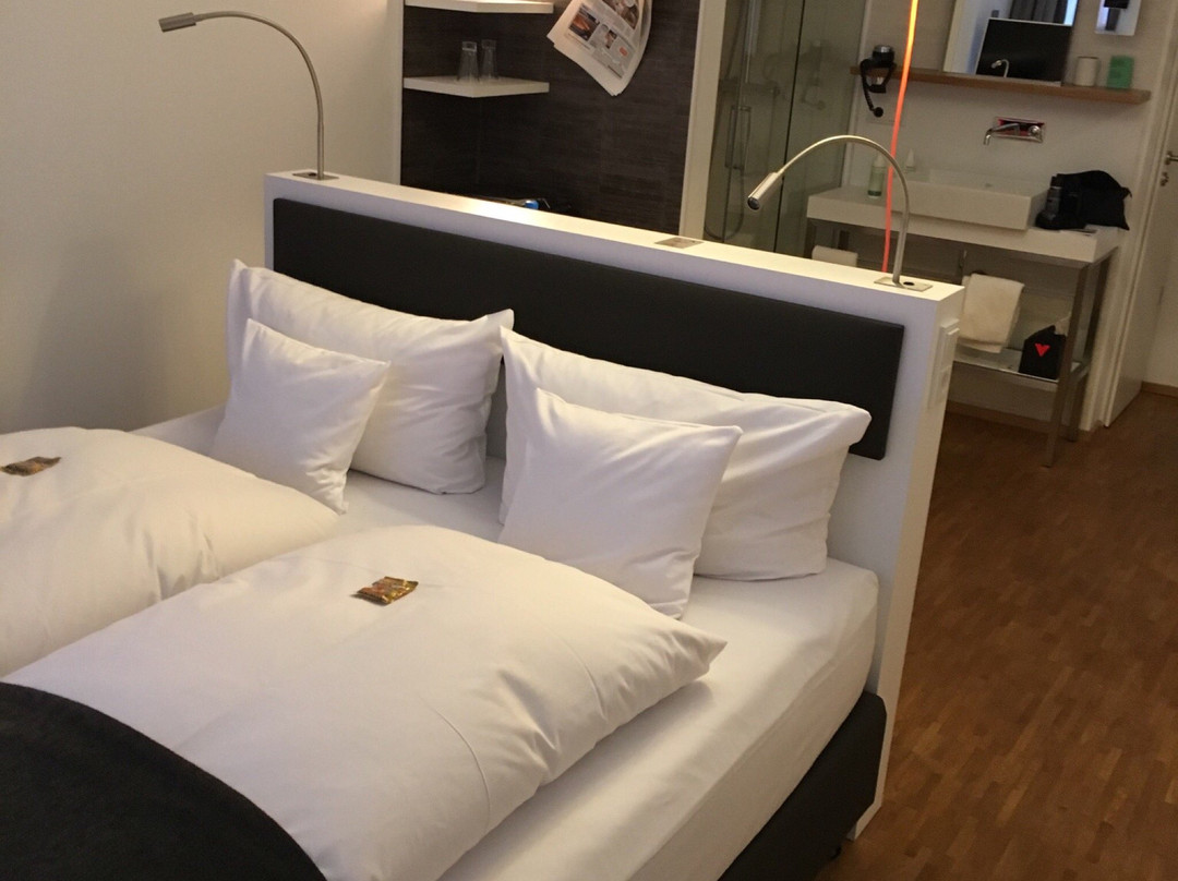 V-Hotel主图