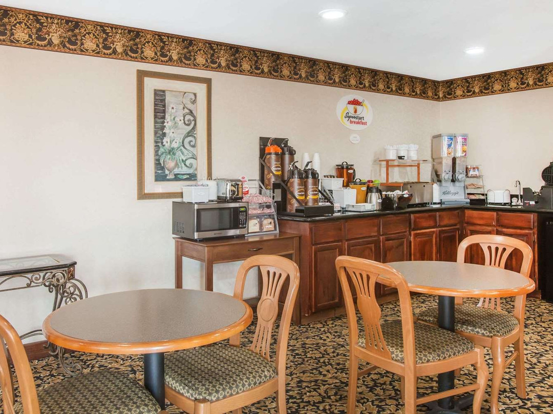 Super 8 by Wyndham Cabot主图