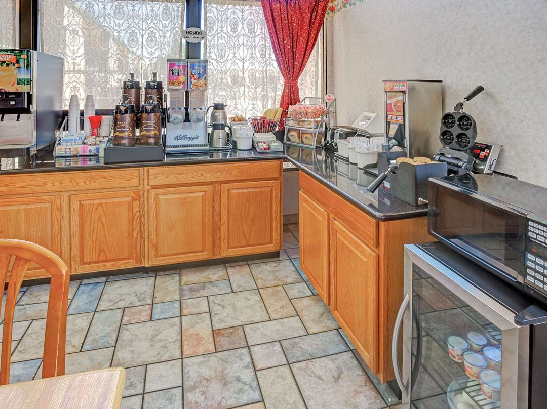 怀里卡速8酒店主图