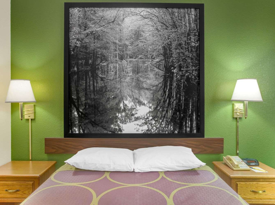 Super 8 by Wyndham Radford VA主图