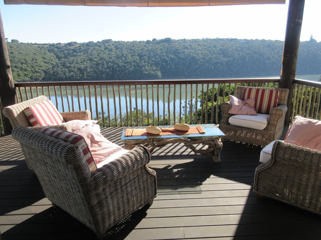 Makarios on the River主图