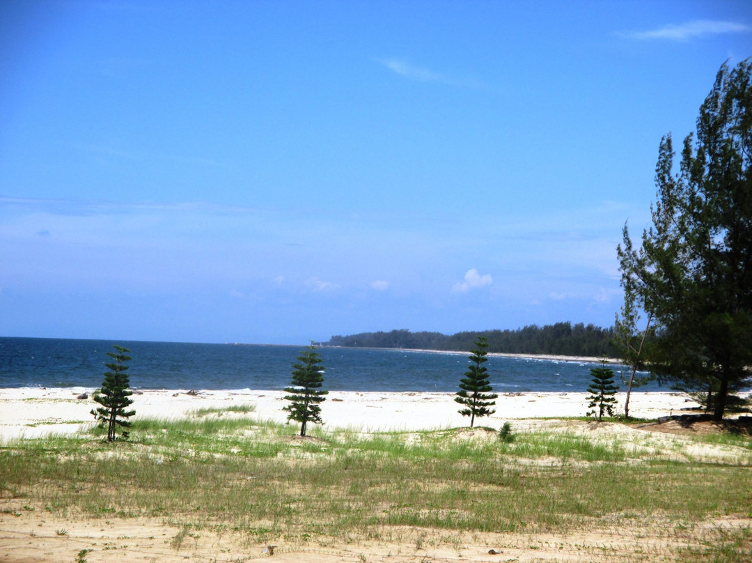 Tanjung Batu Beach景点图片