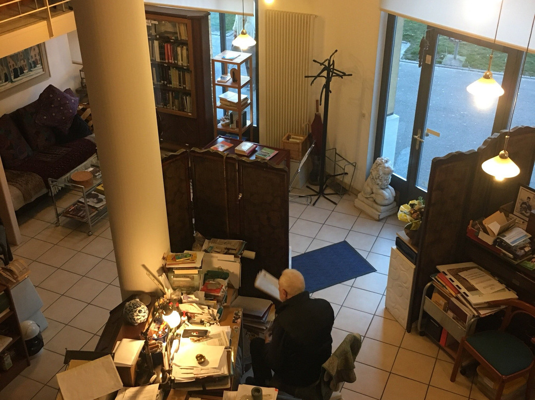 Mossadegh Foundation - Library of Iranology-卡鲁日必去景点