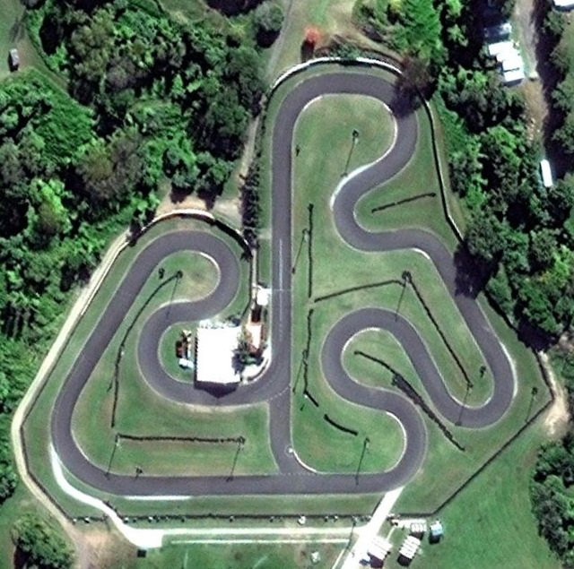 Butterfly Farm: Indy 800 Kart Track景点图片