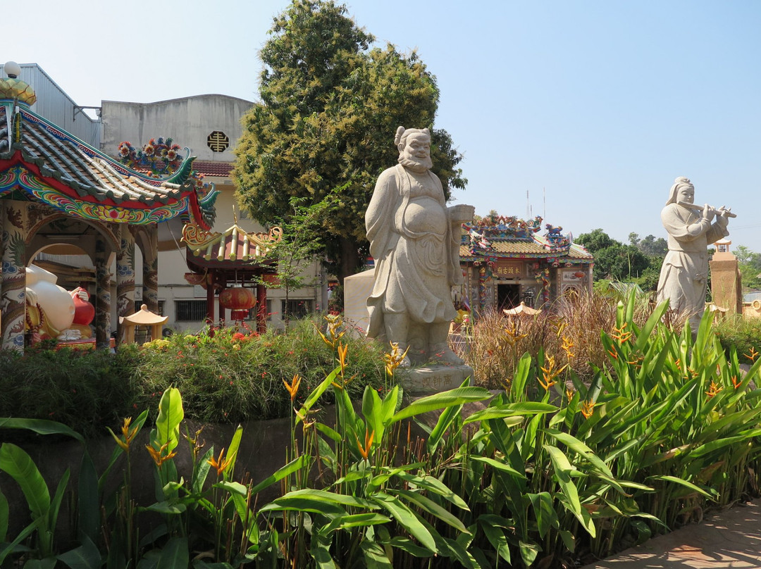 Chao Por Chao Mae Na Pha Shrine景点图片