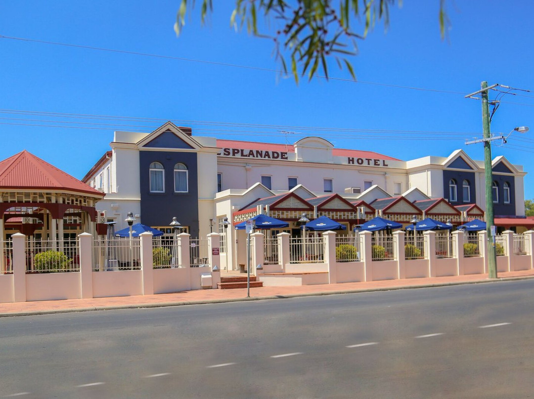 Wonnerup酒店住宿-Esplanade Hotel