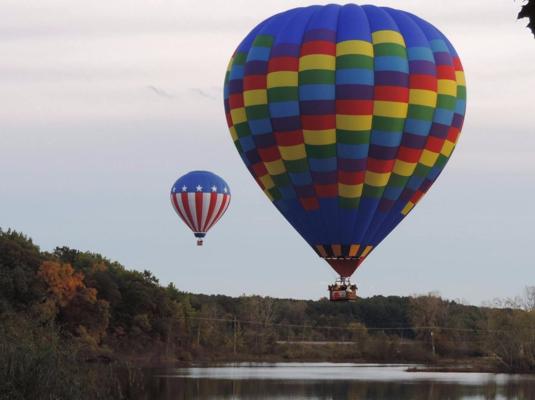 Balloon Quest Inc Capt. Phogg Balloon Rides-Fenton必去景点
