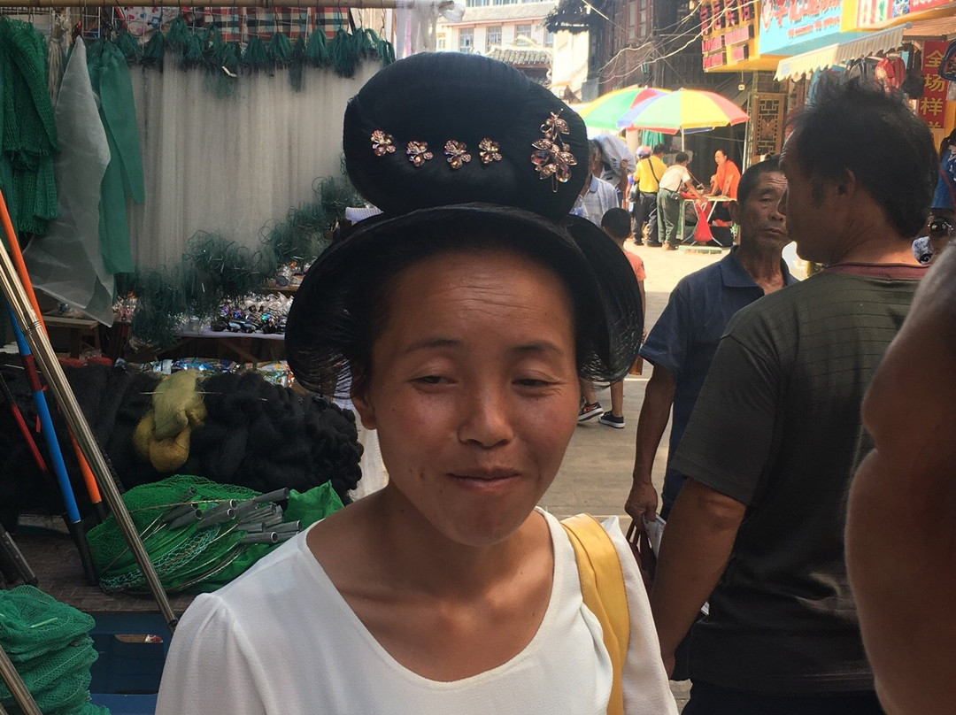 星期日市场景点图片