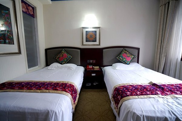 千户苗寨苗皇文化大酒店主图