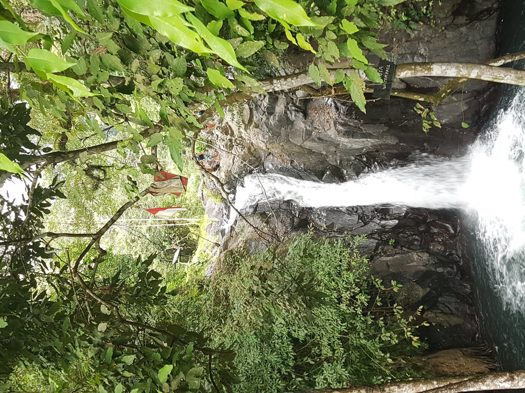 Kroya Waterfall景点图片