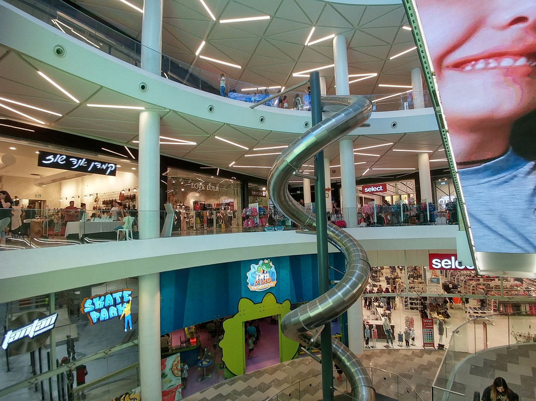 Oshiland Mall-Kefar Sava必去景点