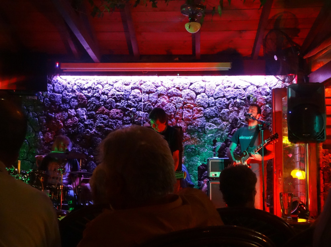 Coconut Bar-Arillas必去景点