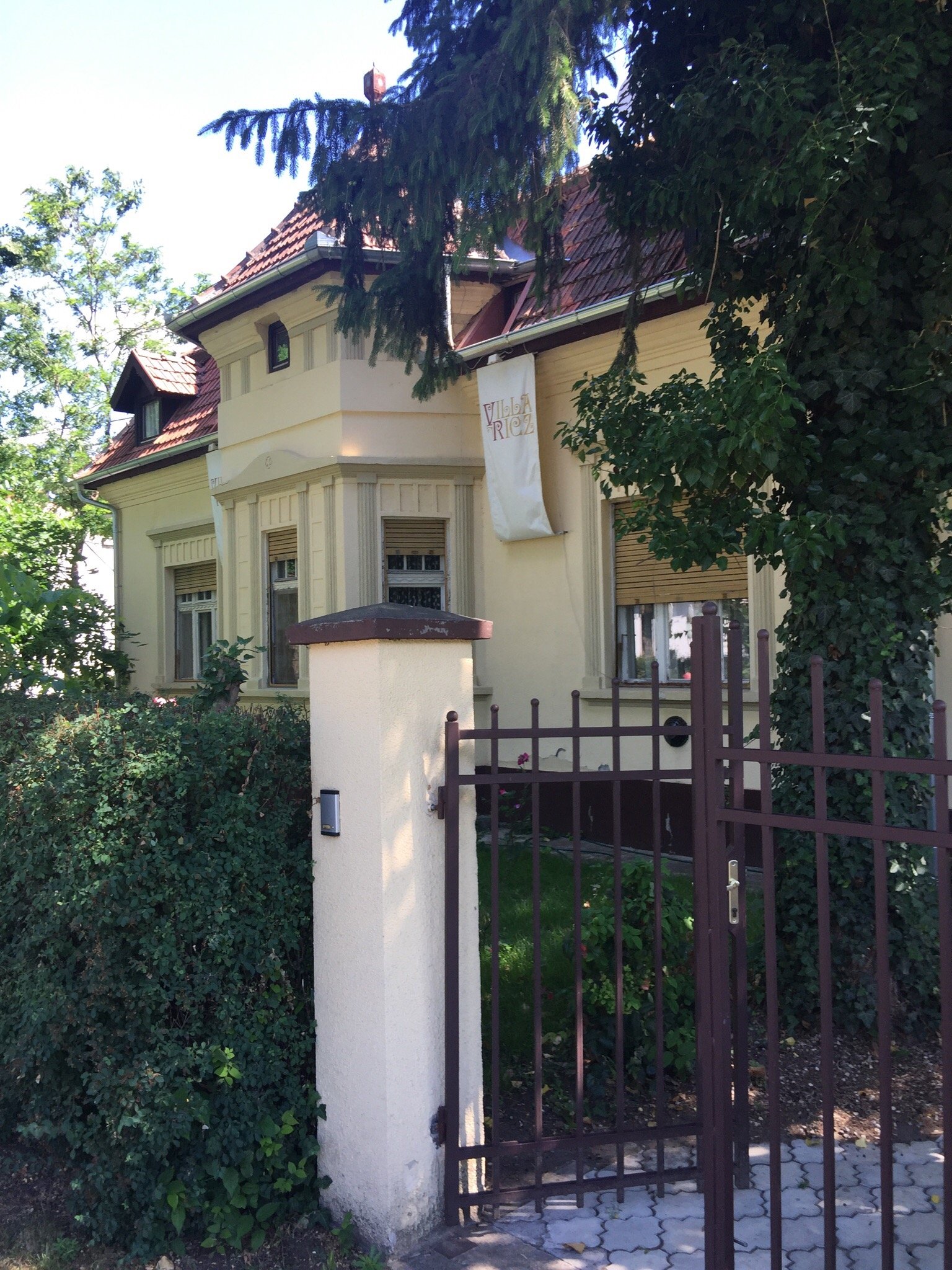 Villa Ricz-官方