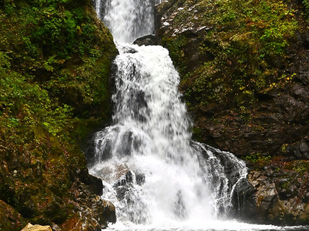 Shirabu Falls-米泽市必去景点