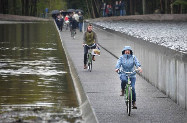 Fietsen Door Het Water景点图片