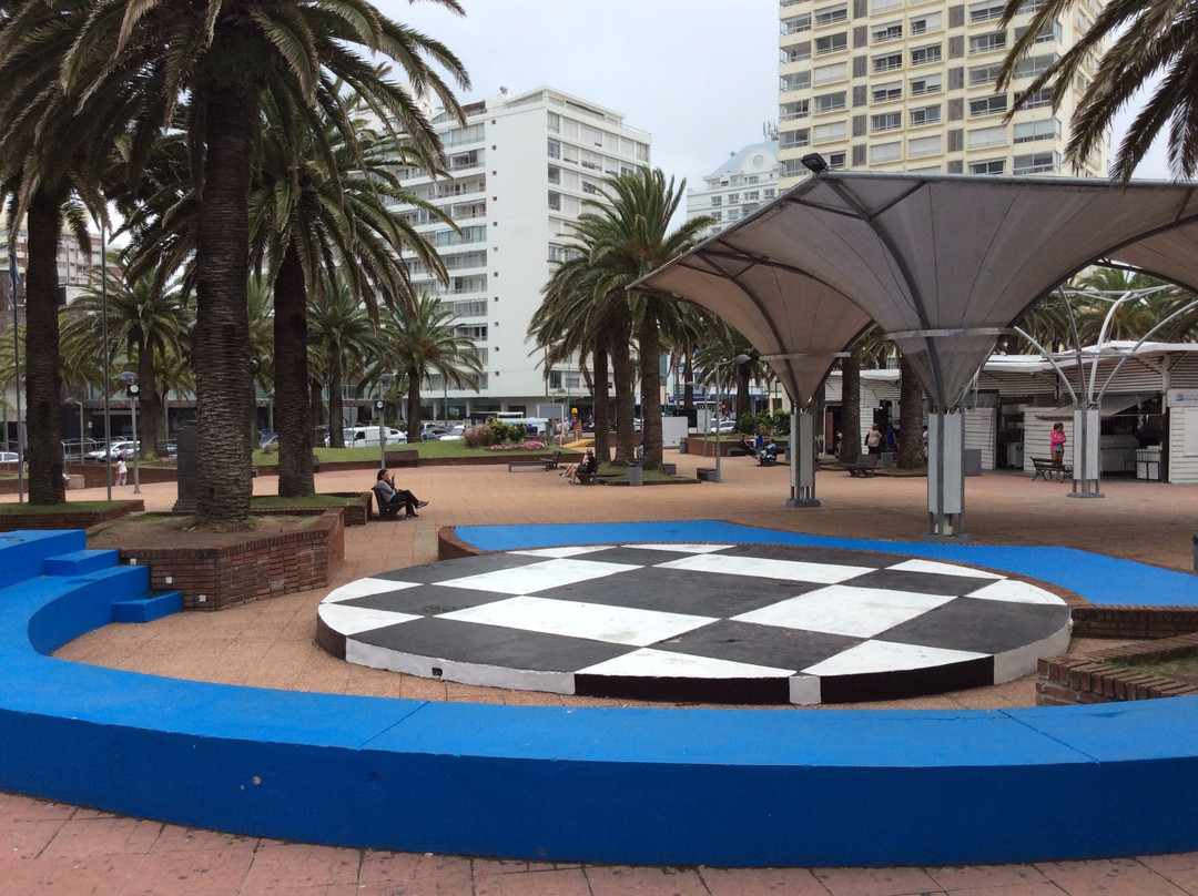 Plaza Gral Artigas-埃斯特角城必去景点