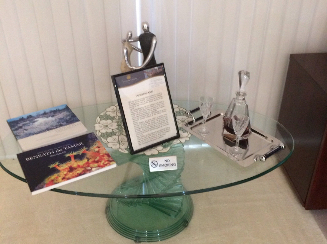 The Charles Robbins主图