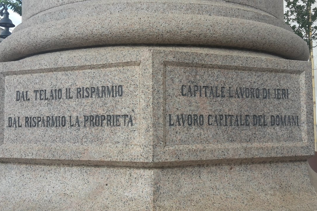 Monumento al Tessitore-斯基奥必去景点