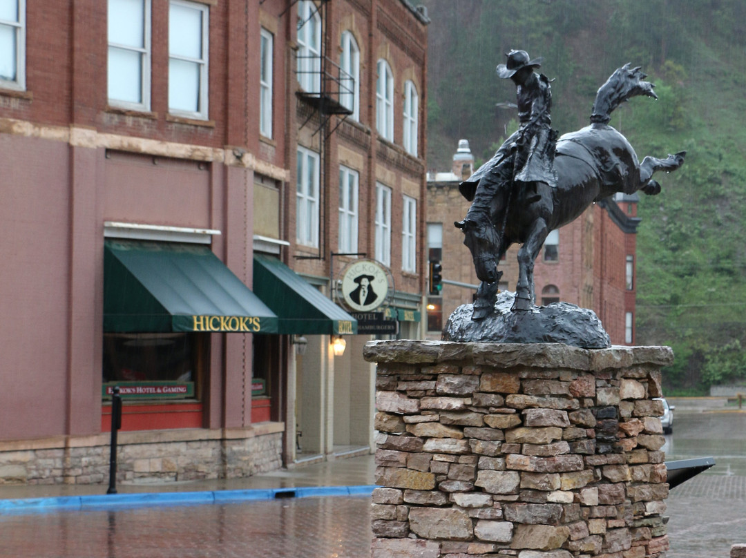 Rodeo Cowboy T.C.Halloway Statue-戴德伍德必去景点