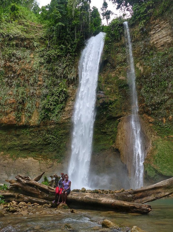 Tenaru Falls景点图片
