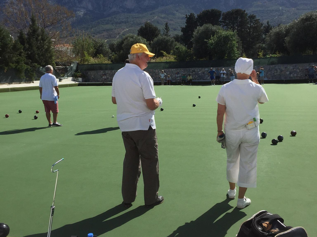 Lapta旅游景点-The Olive Press Flat Green Bowling