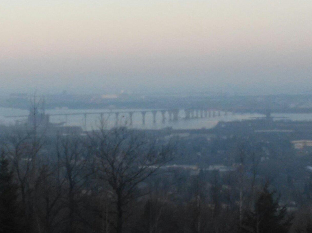 Thompson Hill Information Center-德卢斯必去景点