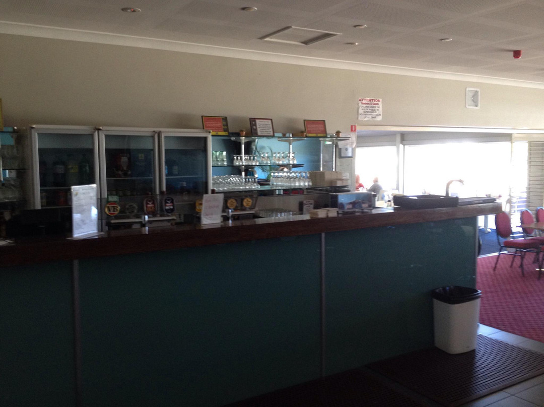 The Big Lawn Bowl-Lake Cathie必去景点