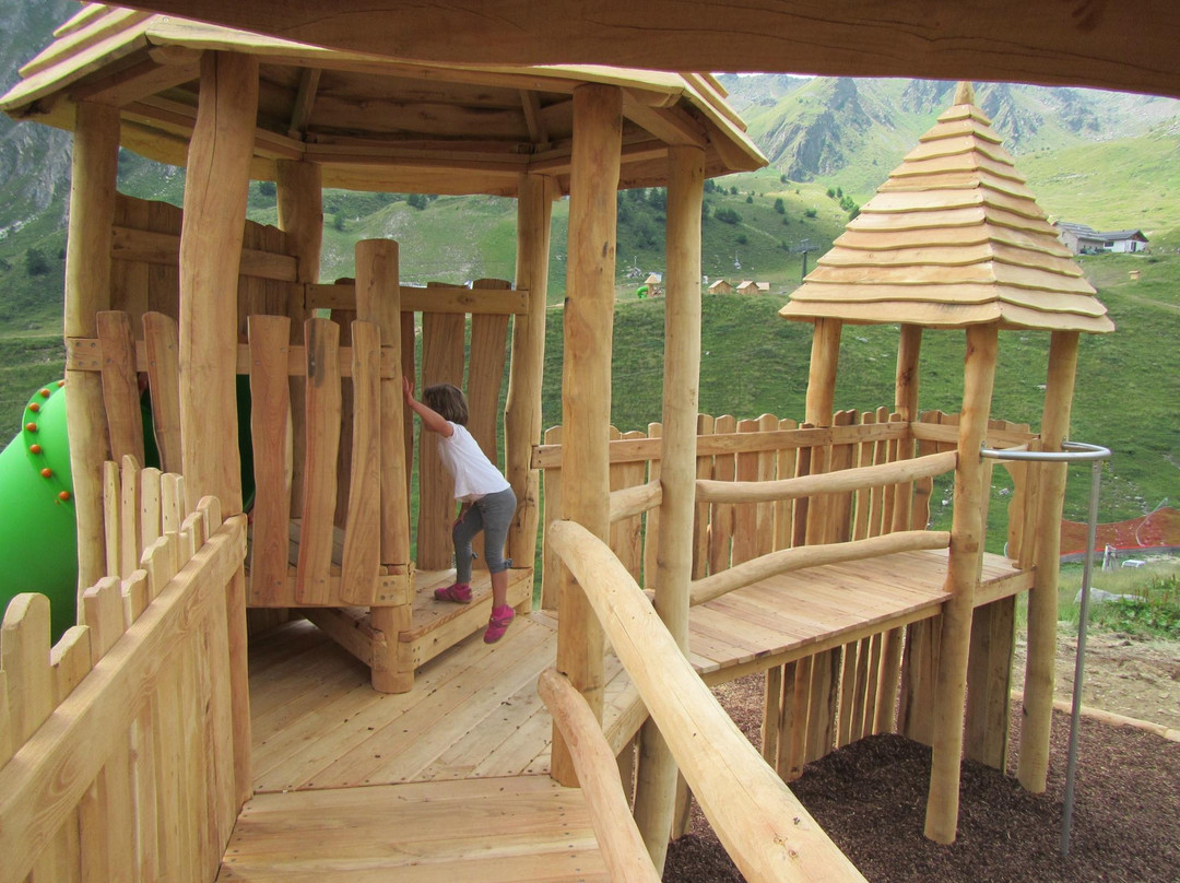 Alpine Marmot Village景点图片