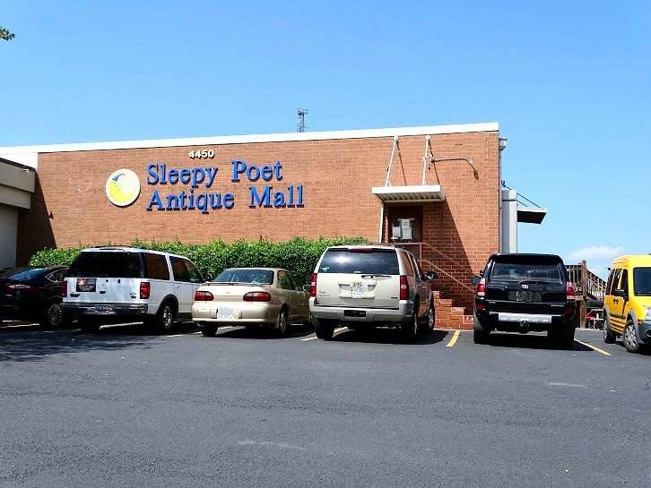 The Sleepy Poet Antiques Mall-夏洛特必去景点