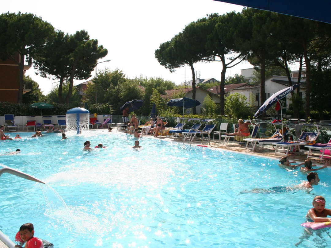 Piscina Riscaldata Buratti-Pinarella必去景点