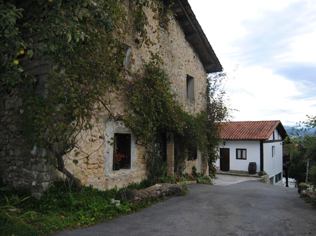 Rural Farmhouse Aristondo主图