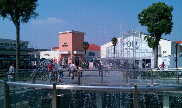 百联奥特莱斯广场-上海市必去景点