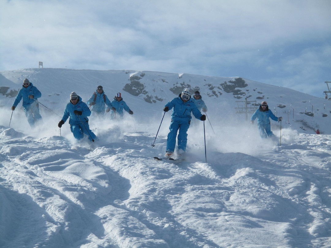Parallel Lines Snow Sports School-梅瑞贝尔必去景点