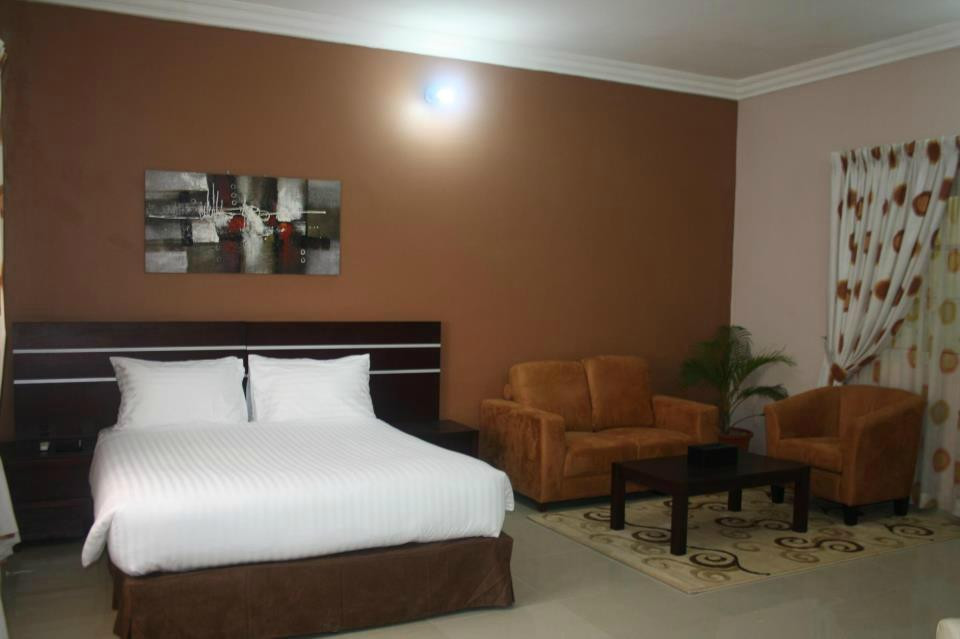 Kwali酒店住宿-Lake Crescent Hotel