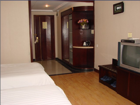 西岭大酒店主图