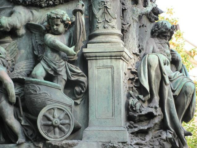 Monument Adalbert Lanny景点图片