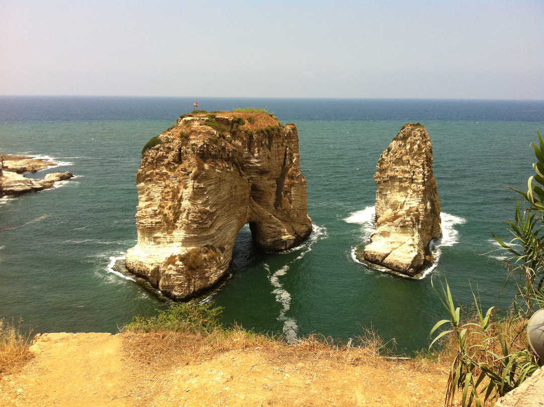 Pigeon Rocks in Raouche-贝鲁特必去景点