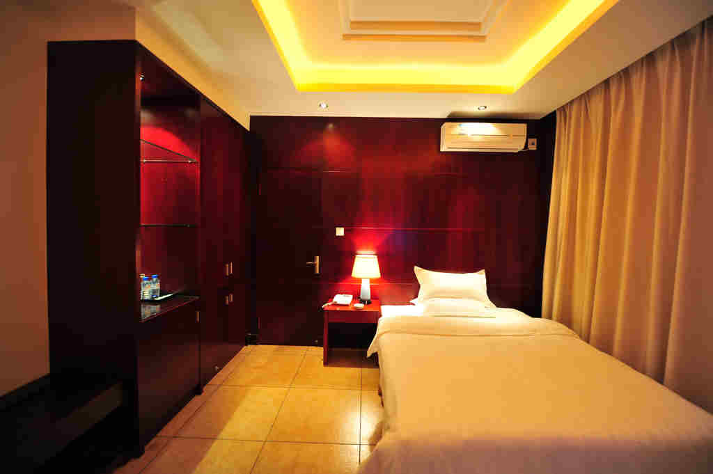 铁溪度假酒店主图