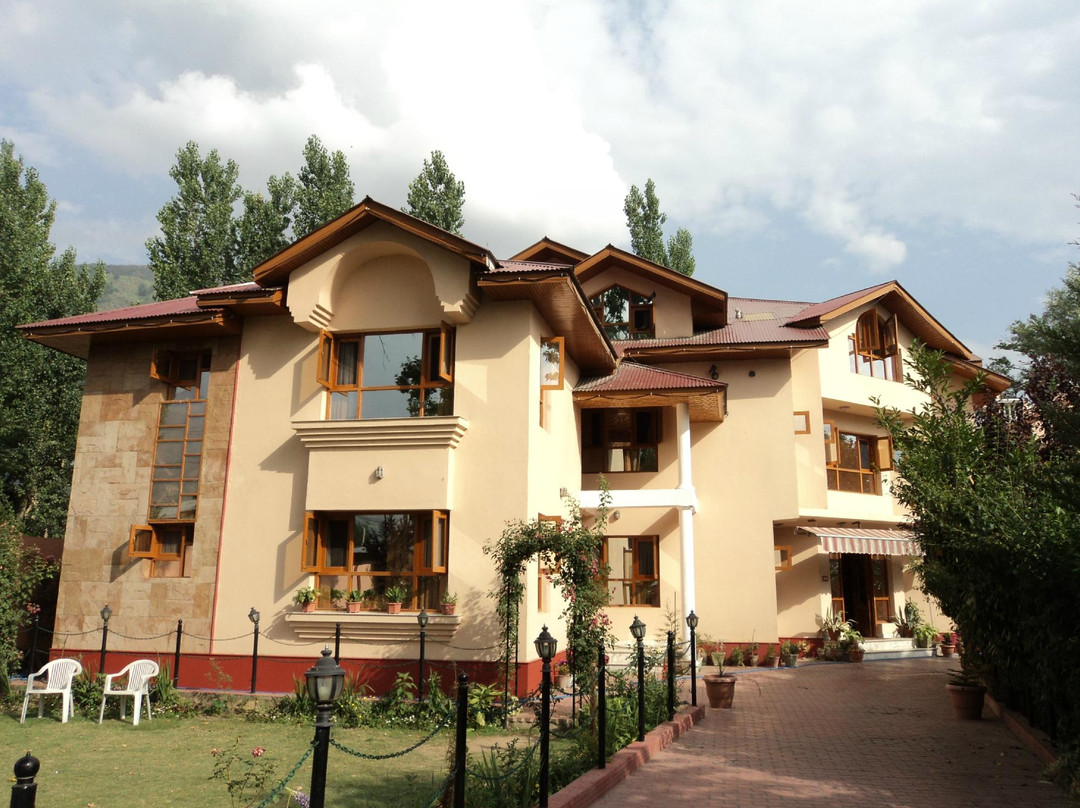 Harwan酒店住宿-AlHamra Retreat