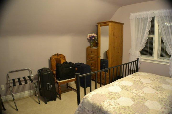 Beside The Winery主图