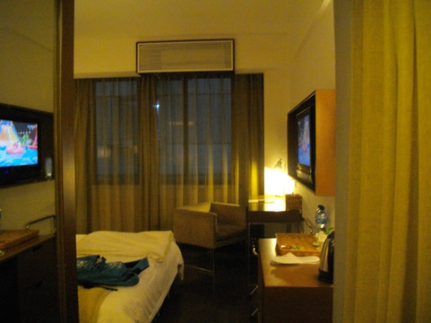 张家港新世汇酒店（沙洲路步行街曼巴特广场店）主图