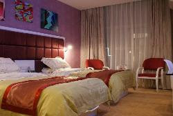 天伦皇朝时尚酒店主图