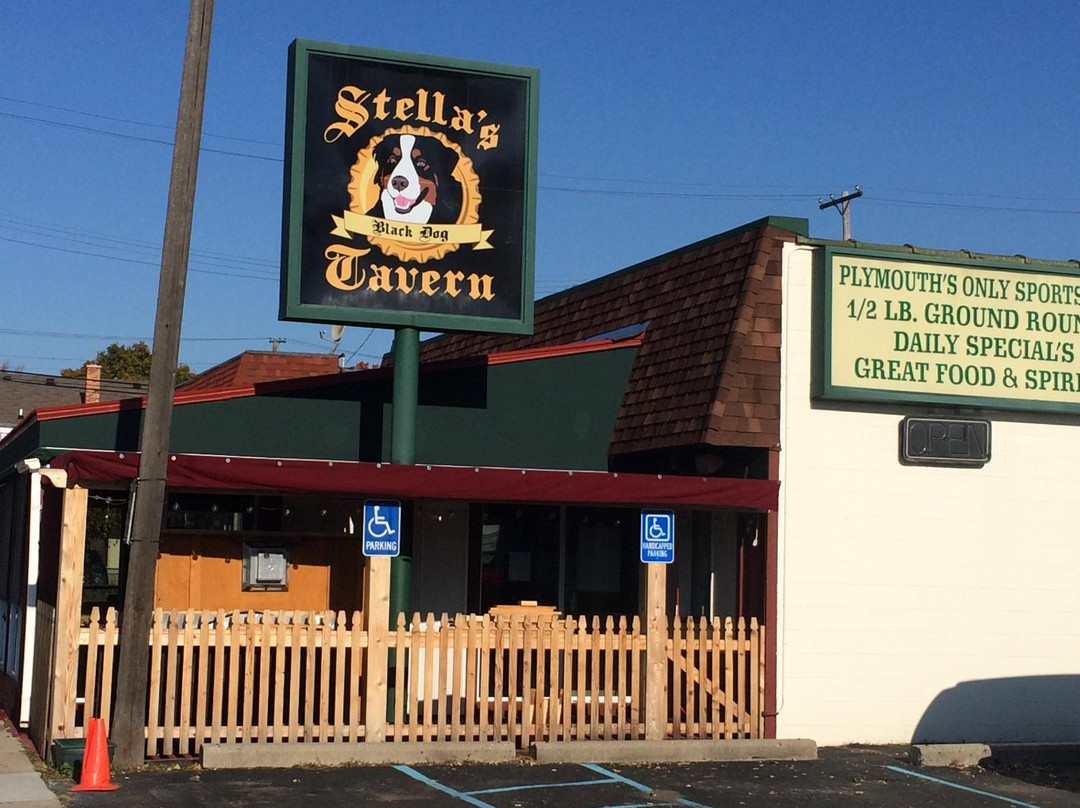 Stella's Black Dog Tavern